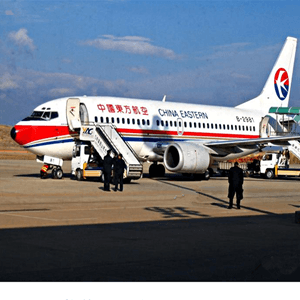 乌鲁木齐地窝堡机场空运航空快运业稳步发展的原因是什么？